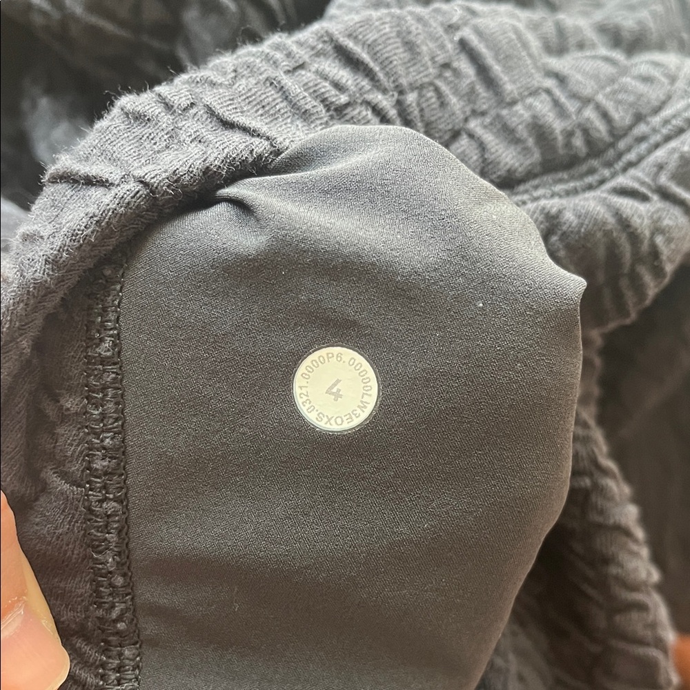 Lululemon Rippled V-Neck Pull Over - Picture 3 of 3
